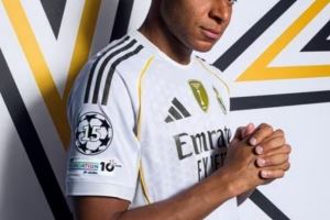 上演帽子戏法，官方：姆巴佩当选本轮欧冠最佳球员