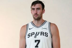 这个引援超值！科内特替补出战14分钟 6中6&4罚全中砍16分4板！