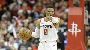 专家：火箭虽有1名额 但要等到明年1月才能用底薪签人