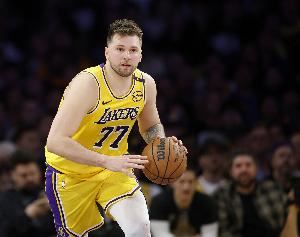 东契奇单场至少45分10板5助5三分 湖人队史第二人&比肩07年科比