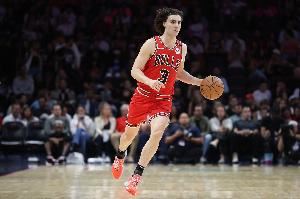 三双的节奏！吉迪半场7中4拿到11分7板9助1断