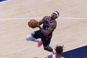 对阵旧主!快船官方:比尔本场首发 但有出场时间限制