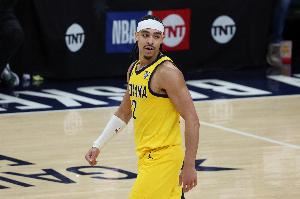 打得真好!内姆哈德首节5中4&3记三分拿下11分1板2助1帽